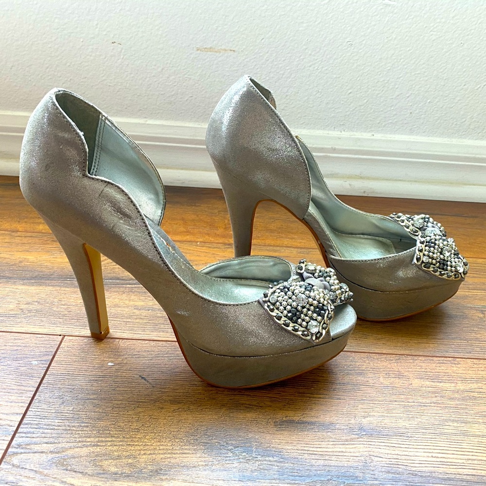 Dorothy Perkins Silver heels US9